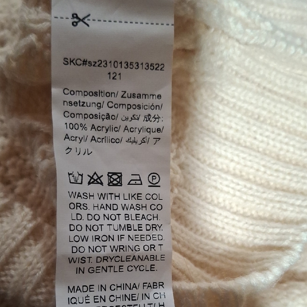 Cream Cable Knit Sweater with Floral Accents - Picture 7 of 9